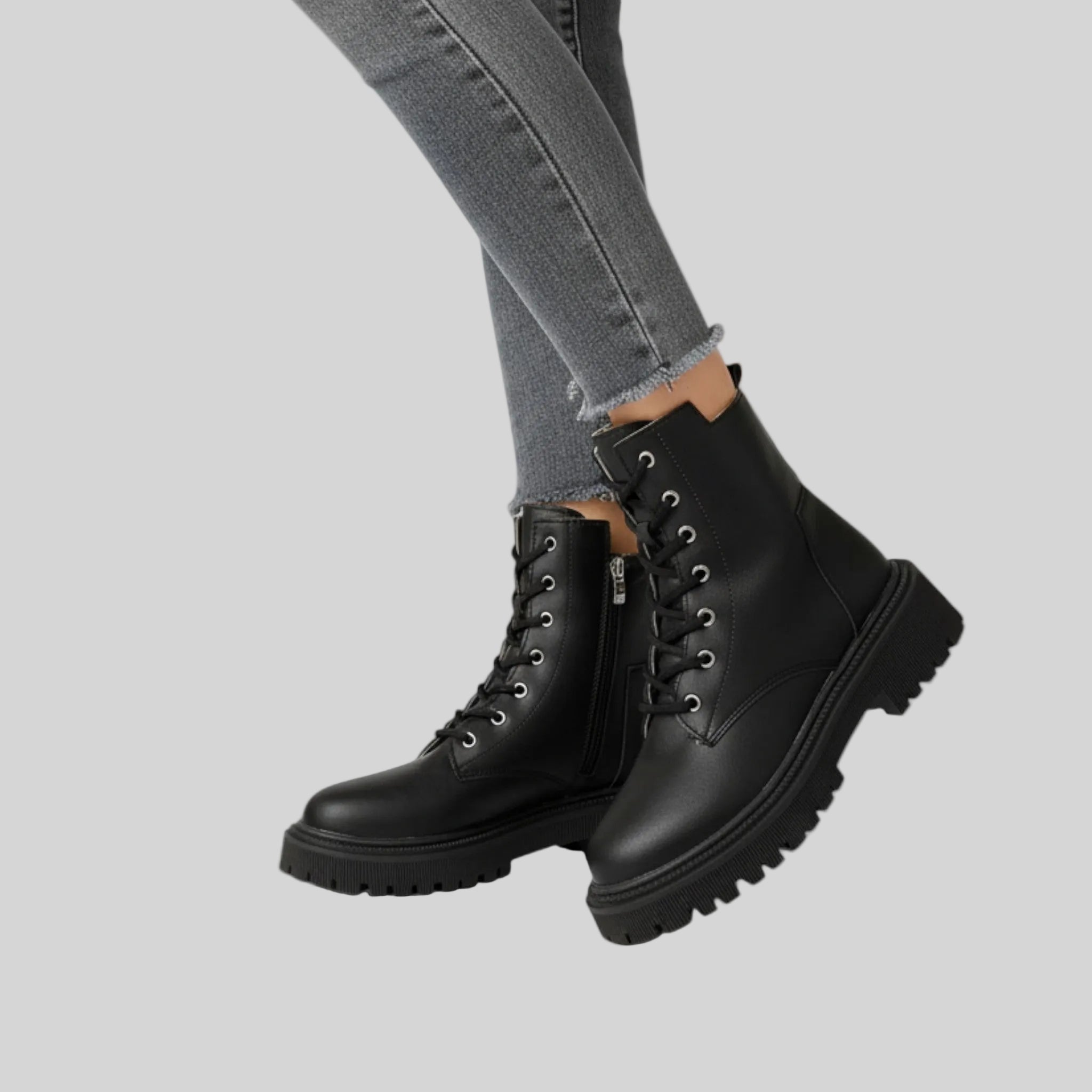 Women’s Fleece-Lined Lace-Up Ankle Boots-3