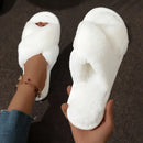 Chinelos Femininos de Pelúcia em Cruz - Slides Antiderrapantes Aberto Macio para Casa no Inverno